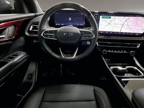 Used 2025 Chevrolet Traverse Z71 w/ Enhanced Driving Package image 8