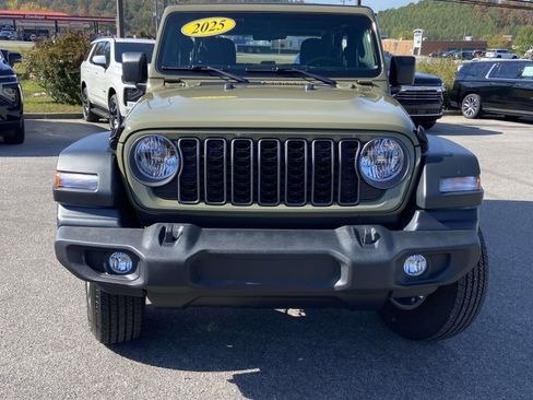 Used 2025 Jeep Wrangler Sport image 26