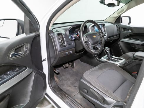 Used 2022 Chevrolet Colorado LT w/ LT Convenience Package image 13