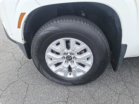 Used 2023 Nissan Frontier SV w/ Technology Package AWD/4WD image 8