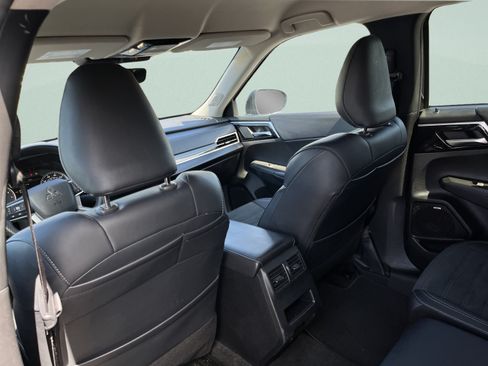 Used 2025 Mitsubishi Outlander SE AWD/4WD image 25
