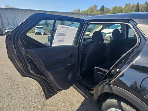 New 2025 Nissan Kicks Play S image 20