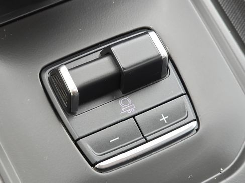 Used 2025 GMC Sierra 1500 Denali Ultimate AWD/4WD image 37