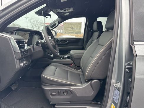 New 2026 GMC Yukon XL Elevation w/ LPO, Elevation Black Package image 17