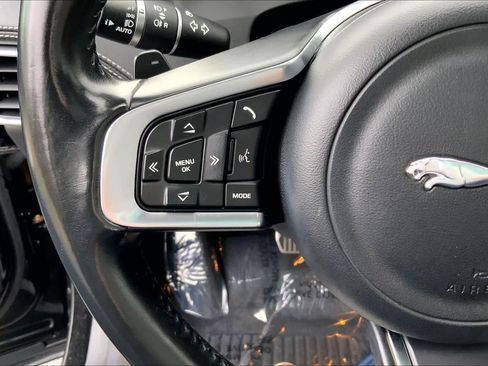 Used 2017 Jaguar F-PACE R-Sport image 23