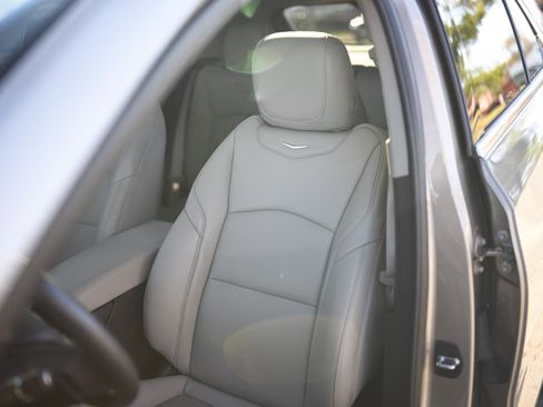 Used 2022 Cadillac XT4 Premium Luxury w/ Enhanced Visibility Package image 21