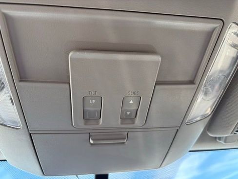 Used 2017 Toyota Tundra Limited image 31