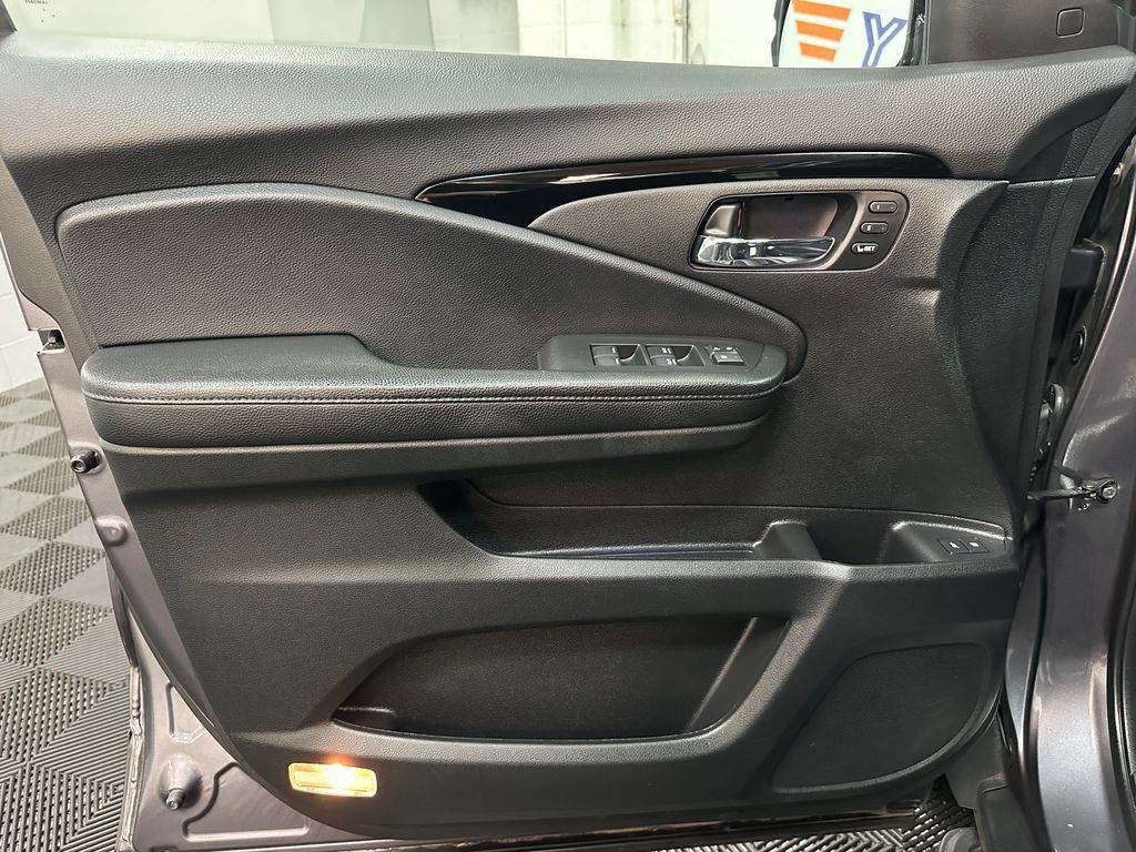 Used 2022 Honda Pilot Elite image 17