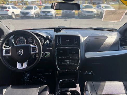 Used 2016 Dodge Grand Caravan R/T image 10