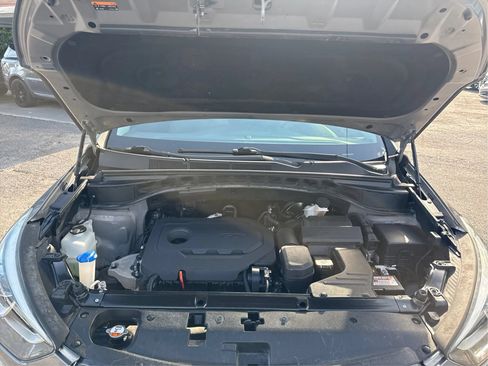 Used 2018 Hyundai Santa Fe Sport w/ 2.4L Value Package 02 FWD image 11