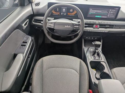 Used 2025 Kia K4 LX image 16