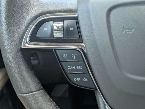 Used 2022 Lincoln Nautilus FWD w/ Premium Package image 26