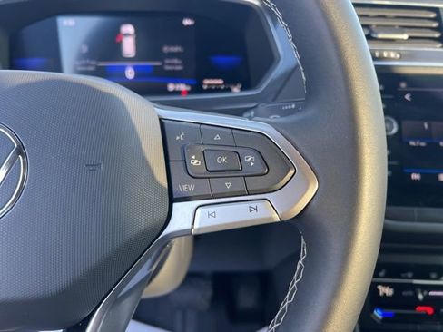 Used 2023 Volkswagen Tiguan SE image 15