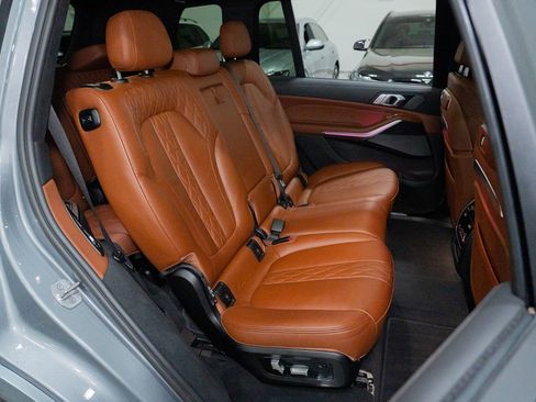 Used 2023 BMW X7 M60i image 50