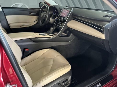 Used 2022 Toyota Avalon XLE w/ Moonroof Package image 27