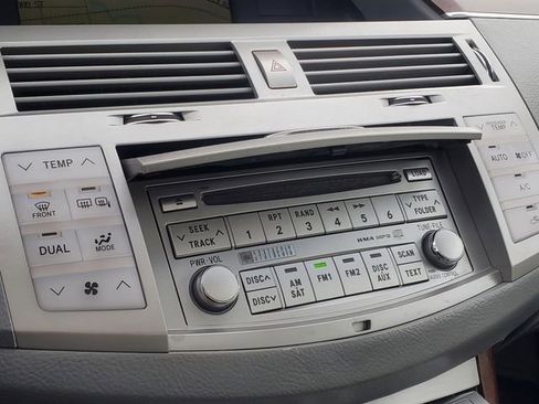 Used 2009 Toyota Avalon Limited image 18