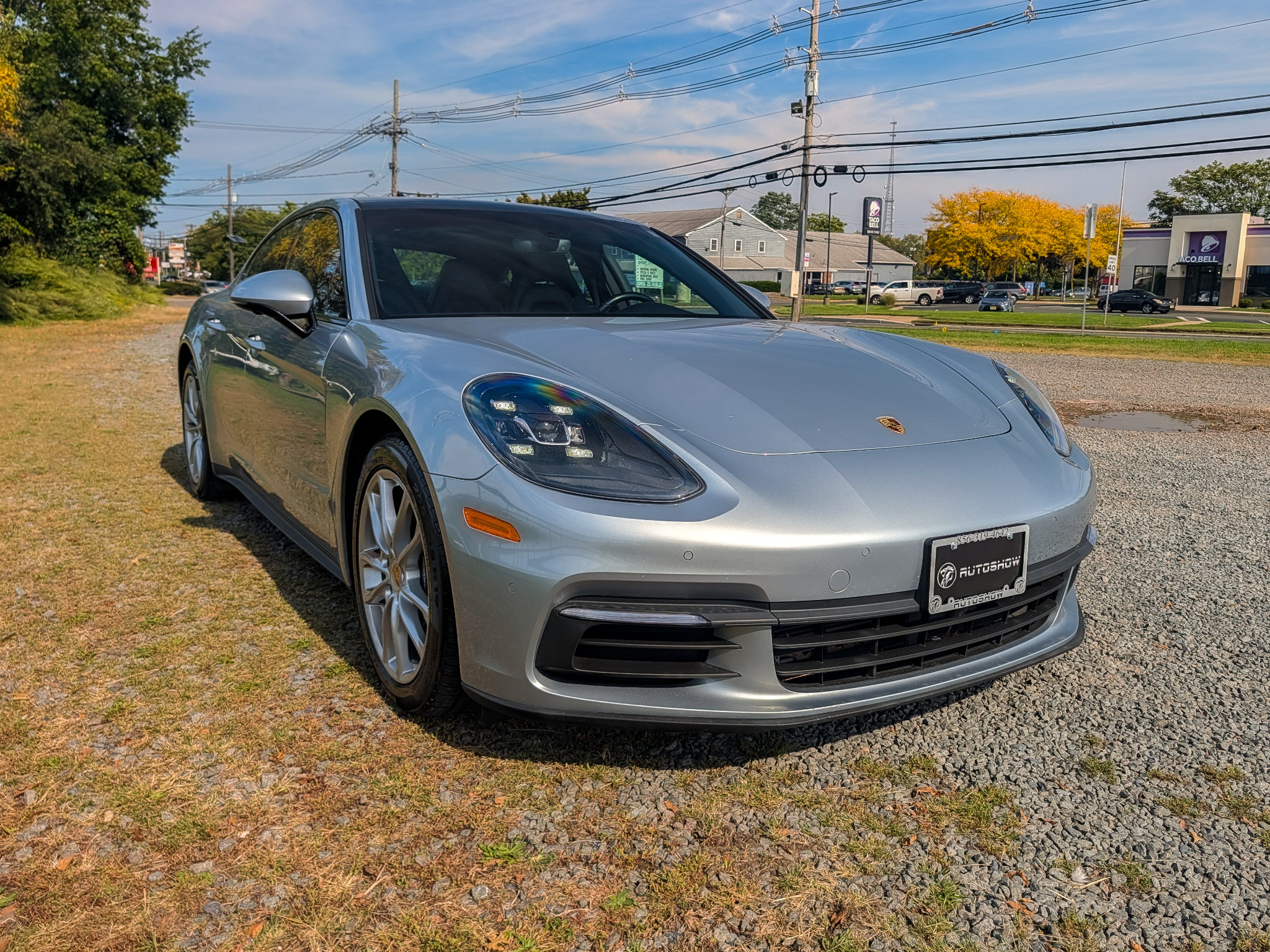 Used 2018 Porsche Panamera 4 w/ Premium Package AWD/4WD image 3