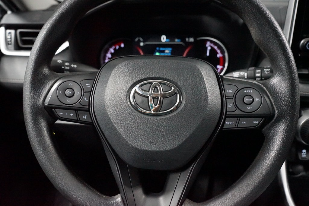 Certified 2025 Toyota RAV4 XLE FWD image 12