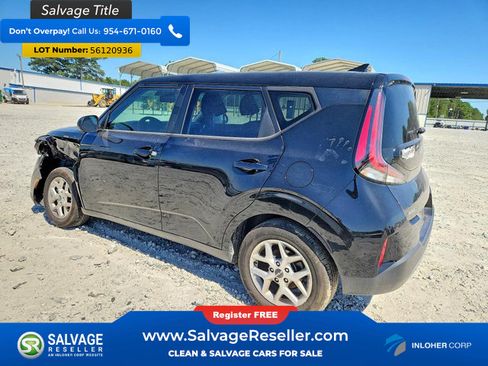 Used 2024 Kia Soul LX w/ Option Group 015 FWD image 3