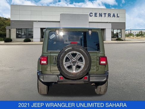 Used 2021 Jeep Wrangler Unlimited Sahara image 7