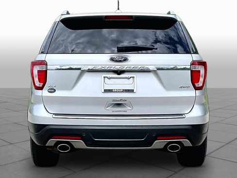 Certified 2018 Ford Explorer XLT w/ Equipment Group 201A AWD/4WD image 5