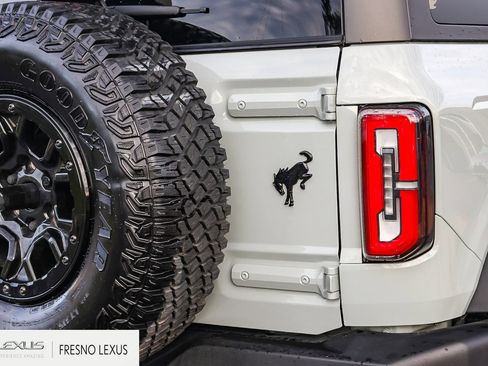 Used 2024 Ford Bronco Wildtrak image 7