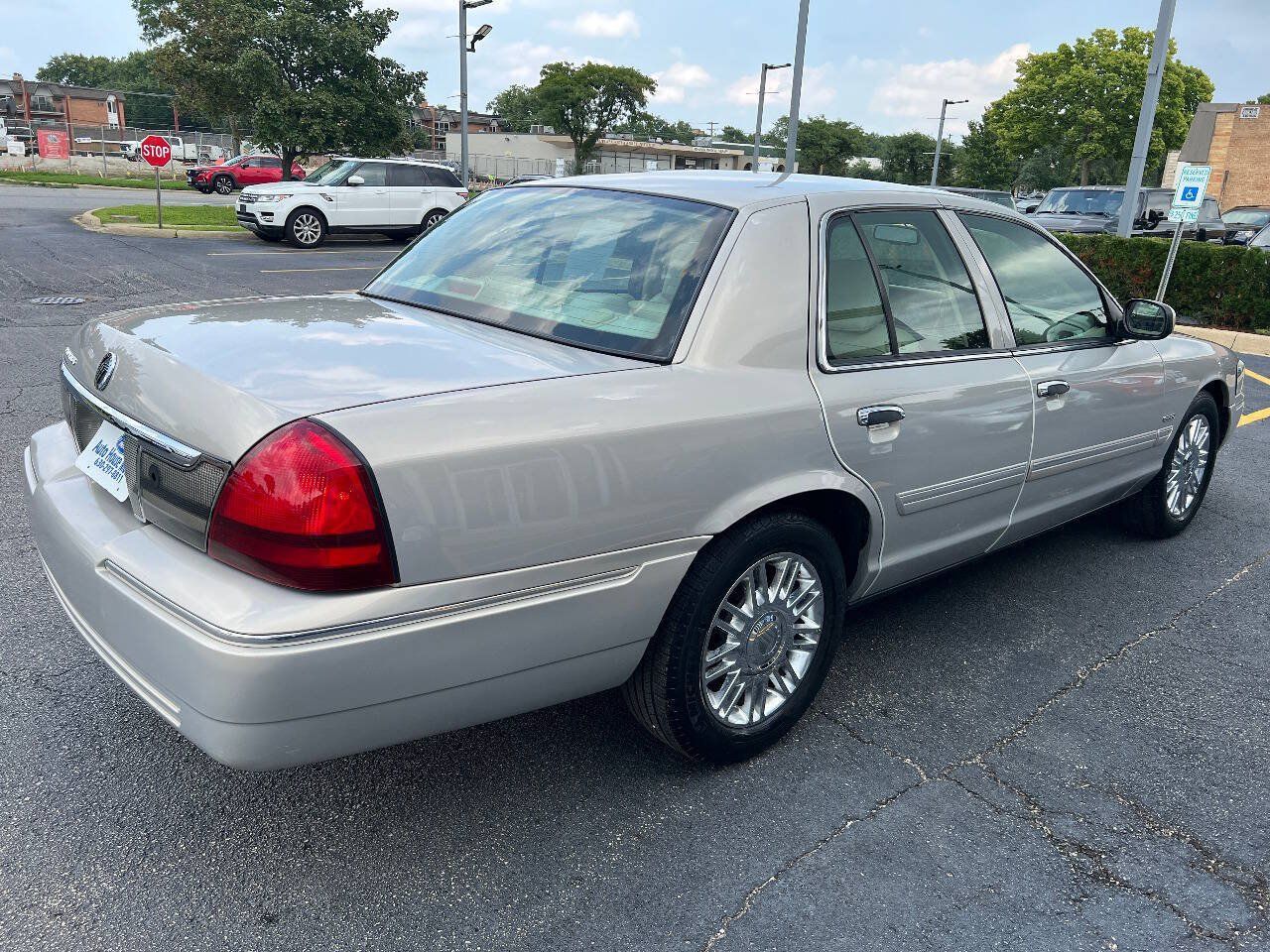 Used 2010 Mercury Grand Marquis LS RWD image 14
