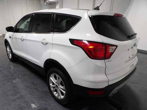Used 2019 Ford Escape SE image 6