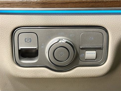 Certified 2022 Mercedes-Benz GLS 450 4MATIC w/ AMG Line Exterior image 10