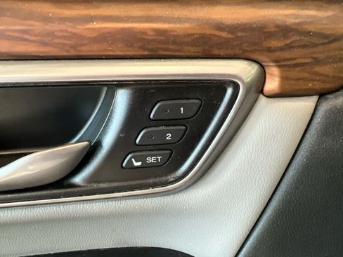 Used 2019 Honda CR-V Touring image 14