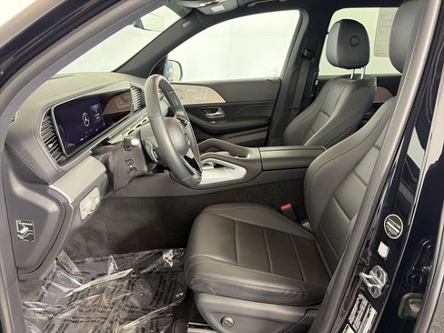 Certified 2025 Mercedes-Benz GLS 450 4MATIC image 6