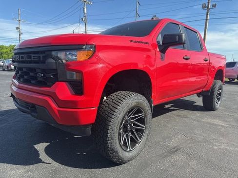 Used 2022 Chevrolet Silverado 1500 Custom w/ LPO, Dark Essentials Package AWD/4WD image 7