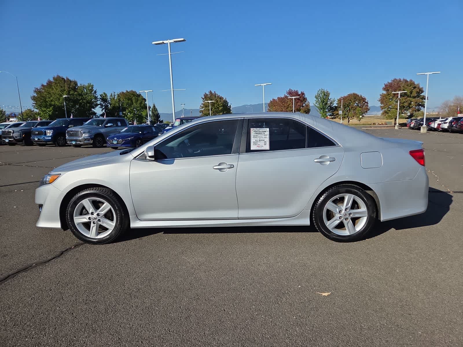 Used 2013 Toyota Camry SE FWD image 11