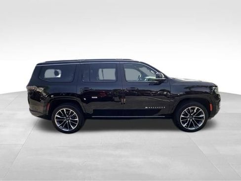 Used 2025 Jeep Wagoneer Series III w/ Premium Group I AWD/4WD image 8