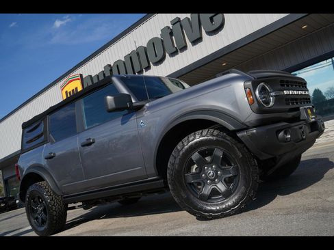Used 2022 Ford Bronco Black Diamond AWD/4WD image 1