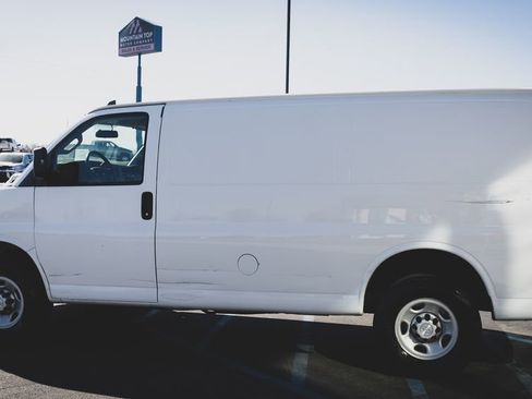 Used 2019 Chevrolet Express 2500 w/ Driver Convenience Package image 5