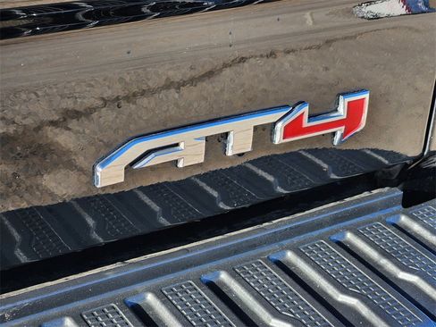 Used 2021 GMC Sierra 1500 AT4 w/ AT4 Preferred Package image 12