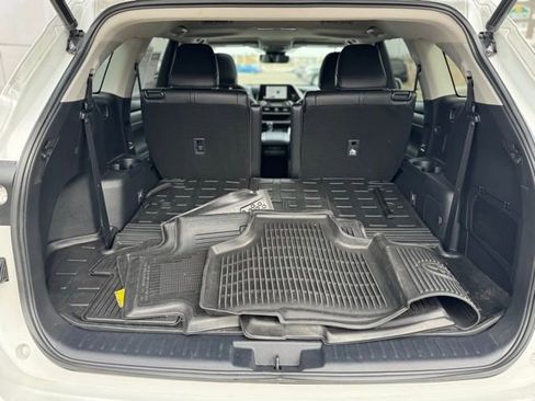 Used 2023 Toyota Highlander XLE image 43