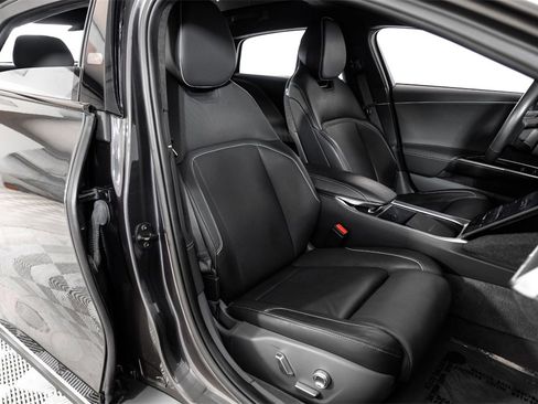 Used 2023 Lucid Air Touring image 38