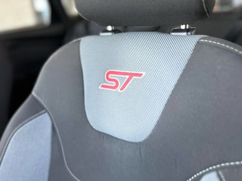 Used 2017 Ford Focus ST FWD image 41