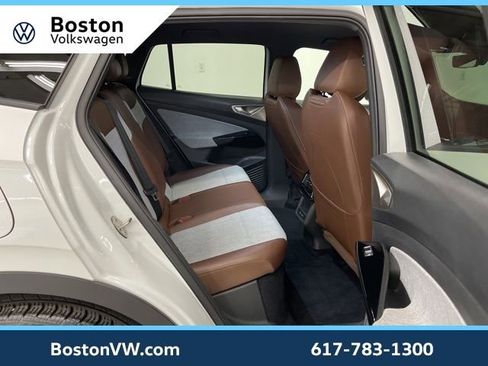 Used 2023 Volkswagen ID.4 Pro image 10