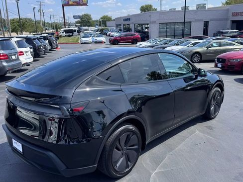 Used 2026 Tesla Model Y 2WD image 7