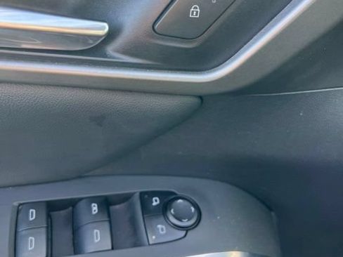 Used 2025 Chevrolet Traverse LT AWD/4WD image 9