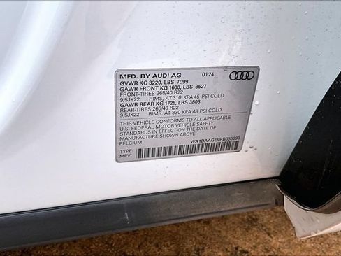 Used 2024 Audi Q8 e-tron Prestige AWD/4WD image 35
