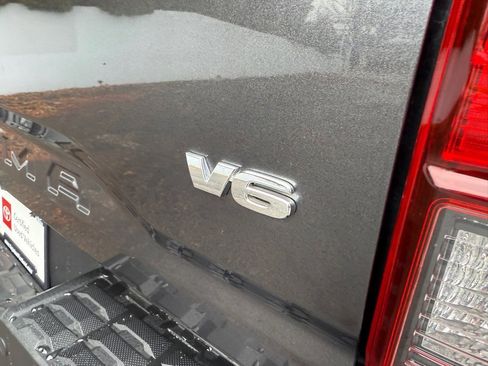 Certified 2021 Toyota Tacoma SR5 image 9