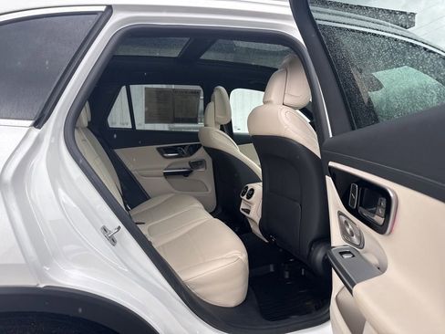 Used 2023 Mercedes-Benz GLC 300 4MATIC image 19