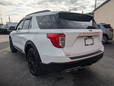 Used 2022 Ford Explorer XLT w/ Equipment Group 202A image 2