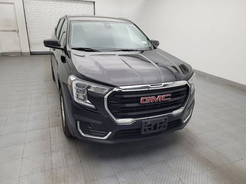 Used 2024 GMC Terrain SLE FWD image 14