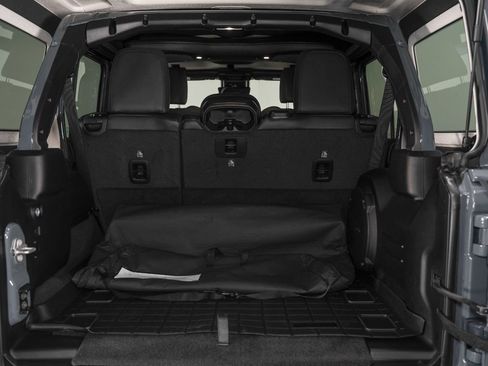Used 2025 Jeep Wrangler Unlimited Rubicon 392 AWD/4WD image 61