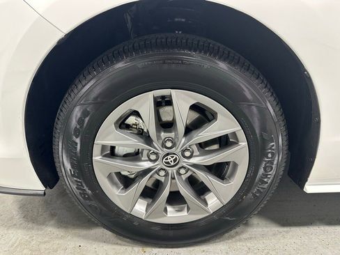 Used 2025 Toyota Sienna LE image 66